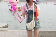 金莎光影瞬间：多面魅力绽放的舞台风采