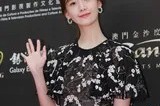 暗夜花语林允儿一袭黑色蕾丝长裙侧颜惊艳定格时光之美
