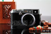 富士X100怎么样？从一代神机到六代溢价王，它到底是情怀收割机还是随身拍摄利器？