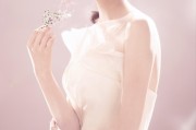 韩雪春日梦幻写真绽放优雅浪漫仙气萦绕花间絮语