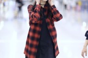 迪丽热巴艺术写真演绎清新俏丽与时尚韵味