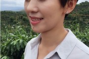 欧阳夏丹近况曝光：晒工作证辟谣移民，48岁活成人生赢家