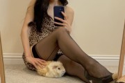 黑丝豹纹美女与萌宠鼠自拍揭秘宠物品种之谜