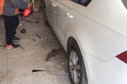 爱车“裸奔”爽一时，晒伤烫伤悔半年：车玻璃不贴膜的真实代价