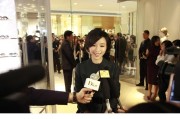 张静初墨色蓬蓬裙绽放光影间优雅灵动宛若暗夜仙子