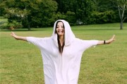 陶红异国假日写真：女神演绎后现代风情