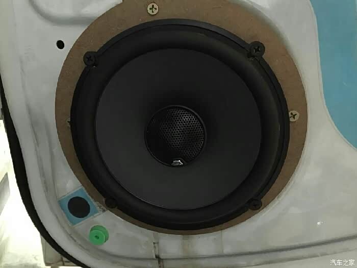JBL喇叭怎么样？从露营轰趴到客厅Hi-Fi，老司机带你摸透它的脾气！