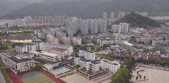 三门湾畔藏着的“鲜甜”密码：这个小城，远比你想象的更有料！