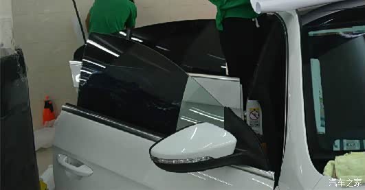亲测分享：大师太阳膜怎么样？轩逸车主暴晒实测后，直呼车内降温15℃太神奇！