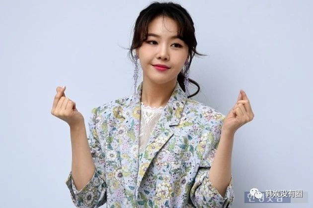 从选秀淘汰到“心灵按摩师”：细说孙佳仁，她那不按常理出牌的人生BGM