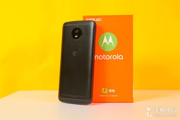 你的下一部手机，何必是“板砖”？聊聊moto手机怎么样才算真香！