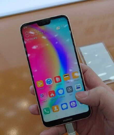华为nova 3e究竟怎么样？一台被颜值与自拍“耽误”的实用选手