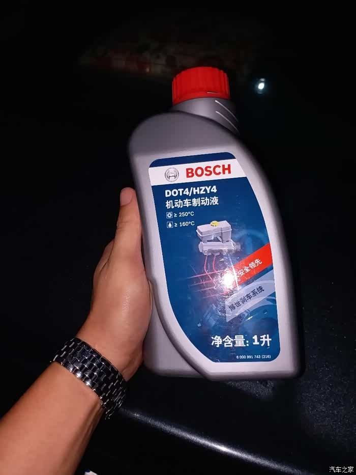 博世刹车油怎么样？这位开了15年奥拓的老哥，差点被“神经质刹车”逼疯，换油后直呼神奇！