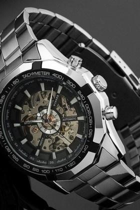卡西欧也玩机械了？EDIFICE EFK-100上手，万元“锻造碳”真香！