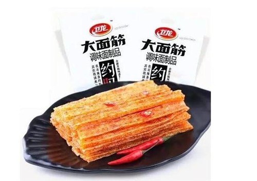 卫龙辣条到底怎么样？拆开包装聊聊它的真本事！