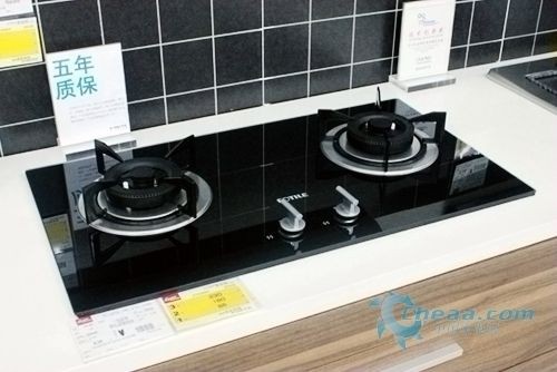 厨房江湖里的火候大师：聊聊方太天然气灶到底怎么样