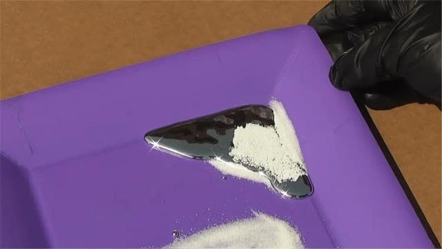 哎呀！家里温度计打碎了，人碰到水银会怎么样？
