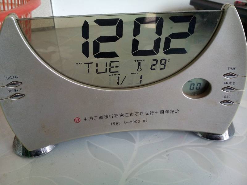 嘿，你说电子表怎么样？我这块戴了半年，憋了一肚子话想跟你唠唠