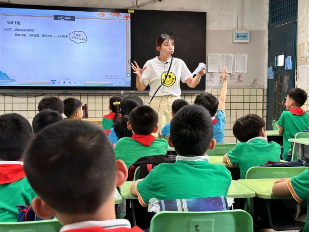 夹缝中开出花：好未来教育怎么样，转型路上能打几分？