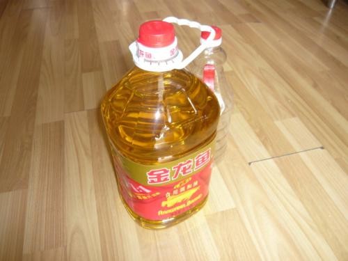 家里的金龙鱼油加热后变黑了？真相没你想的那么简单！
