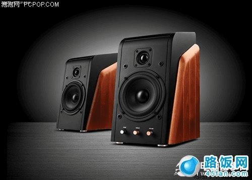 惠威音箱怎么样？从桌面小天地到客厅大舞台，它真能一碗水端平吗？