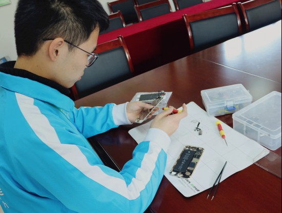 手机坏了找极客修？先别急，看完我这篇“血泪经验”再决定！