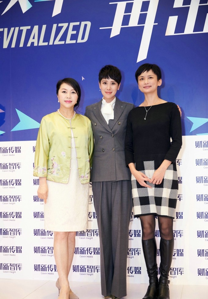 海清自信从容展现岁月沉淀的独特韵味
