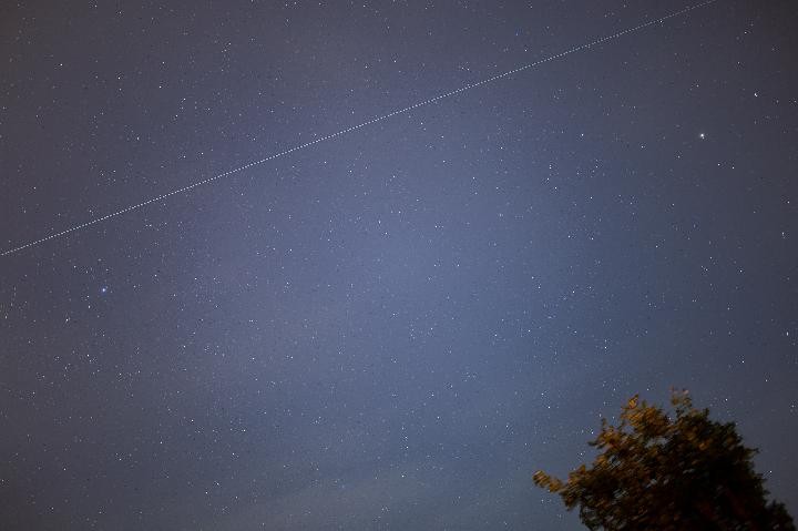 标题：嘿，你见过怎么样的夜空？那次露营让我彻底懂了！