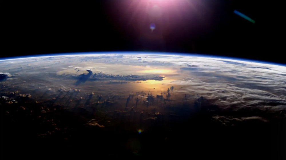 标题：太空怎么样？咱老百姓的宇宙好奇之旅，揭秘那些星星背后的故事