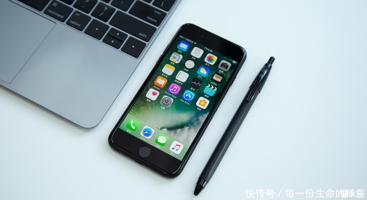 苹果7P怎么样？2025年了，这部“古董神机”是情怀宝藏还是电子桎梏？