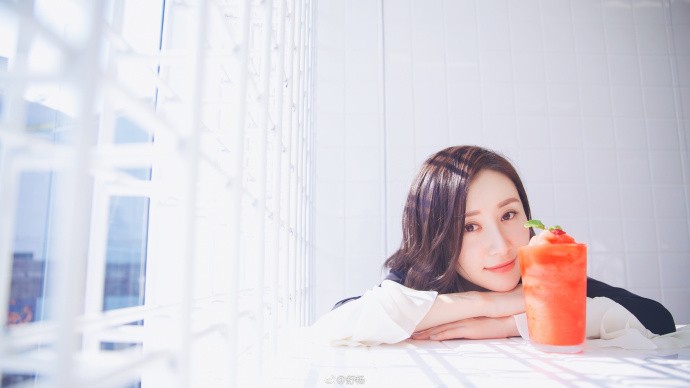 从顶流女星沦落成网红主播，舒畅7年无戏可拍的背后藏着多少无奈？