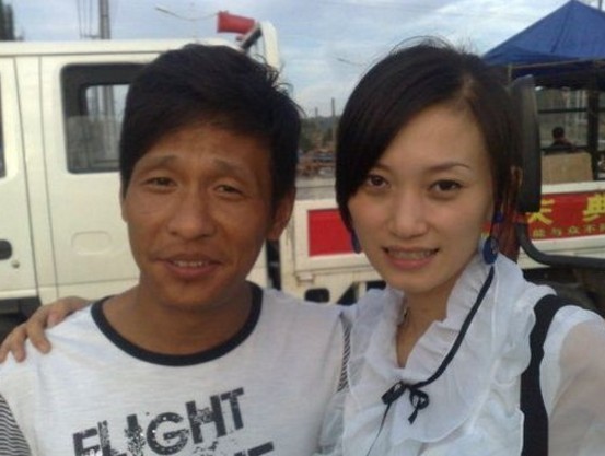 宋小宝妻子真容成谜，龙凤胎妈身份揭秘背后的情史争议