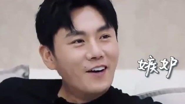 屈楚萧公开尺寸时长真相：狂野“活人”人设崩塌，他用二审胜诉拼杀回娱乐圈
