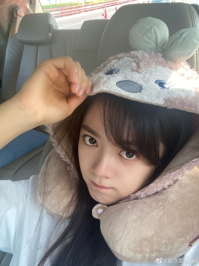 赵今麦短发杀疯！MiuMiu争议背后的转型真相